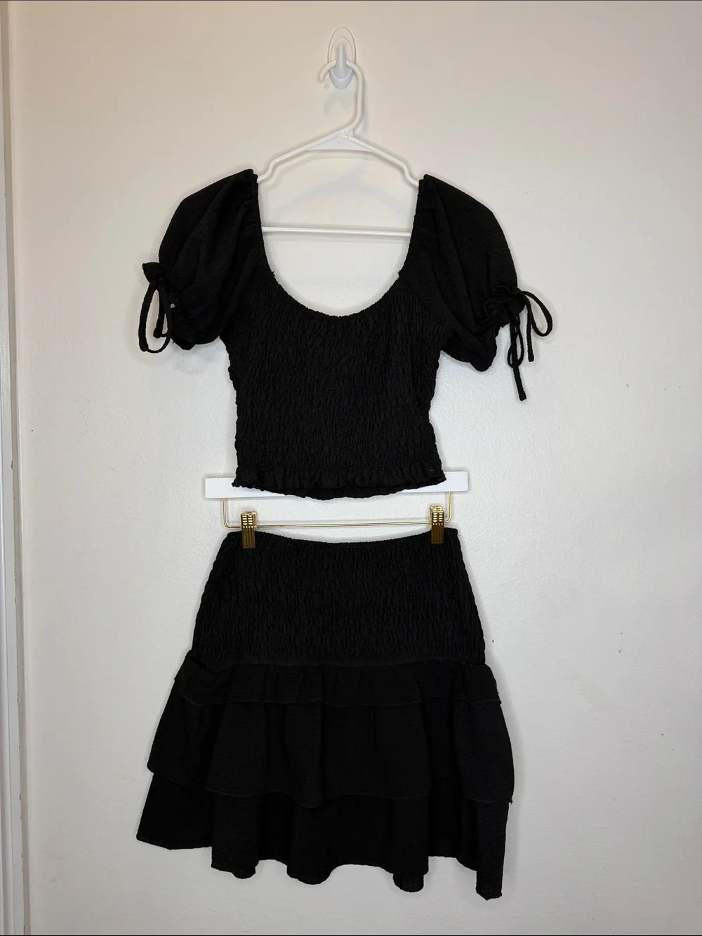 Black Smocked Puff-Sleeve Crop Top & Tiered Mini Skirt Set - Women